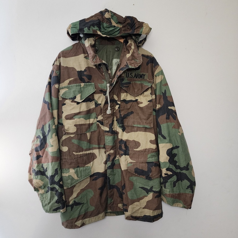 Vintage Military Cold Weather Field Jacket Mens Small Patches Woodland Camo Hood